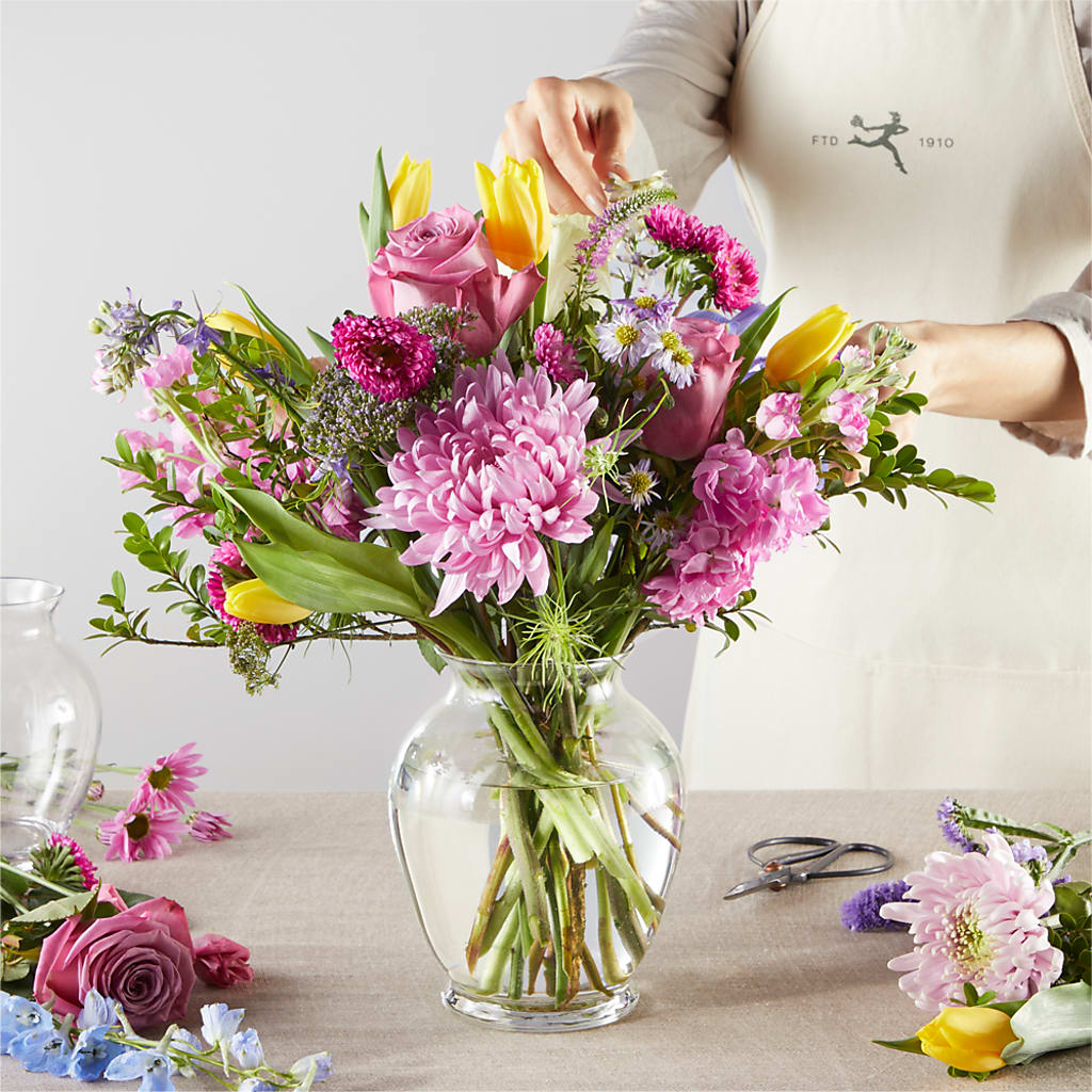 Pastel Tradition - A Florist Original – ROWLETT FLORIST & GIFTS, Garland TX