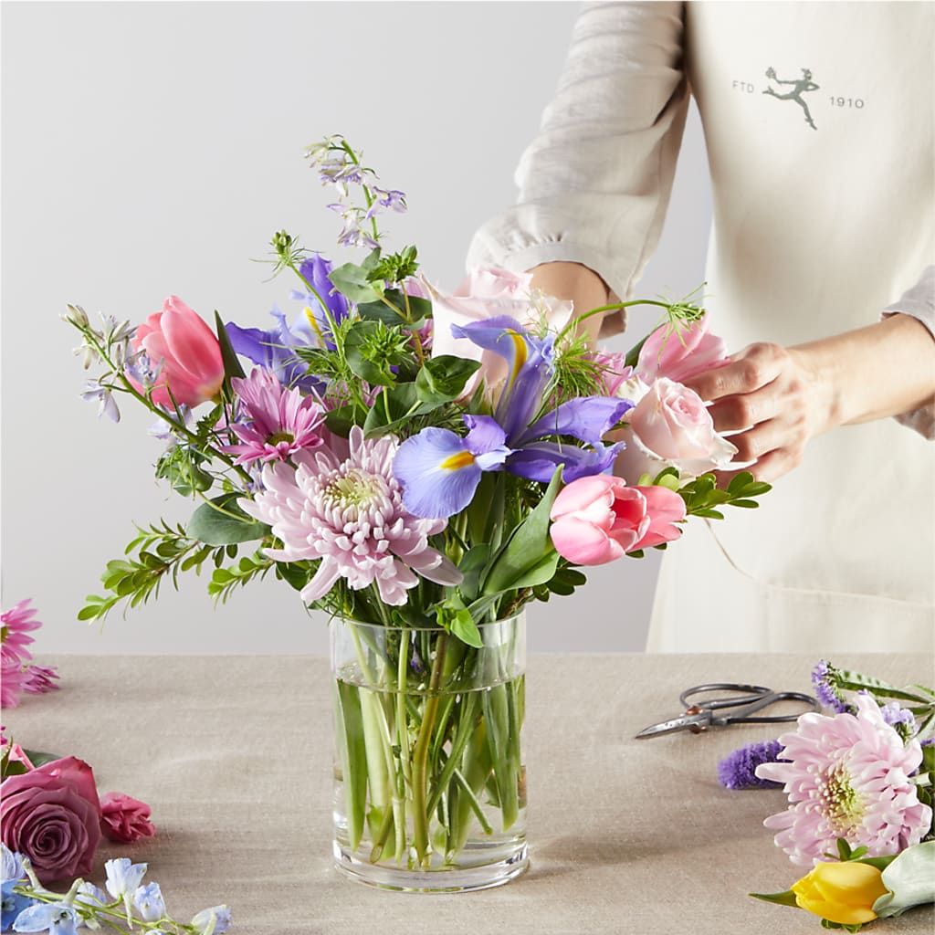 Pastel Tradition - A Florist Original – ROWLETT FLORIST & GIFTS, Garland TX