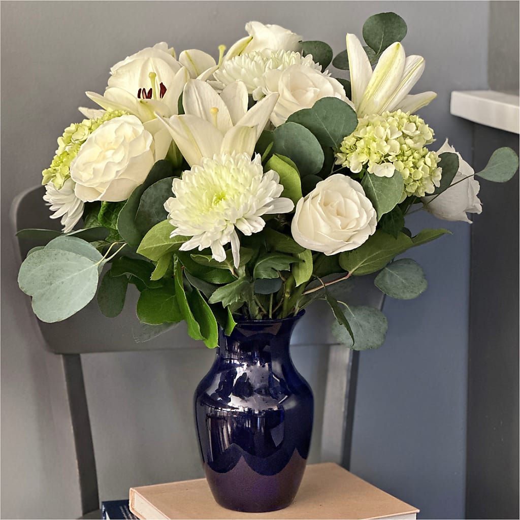 Snowy Dreams Bouquet – ROWLETT FLORIST & GIFTS, Garland TX